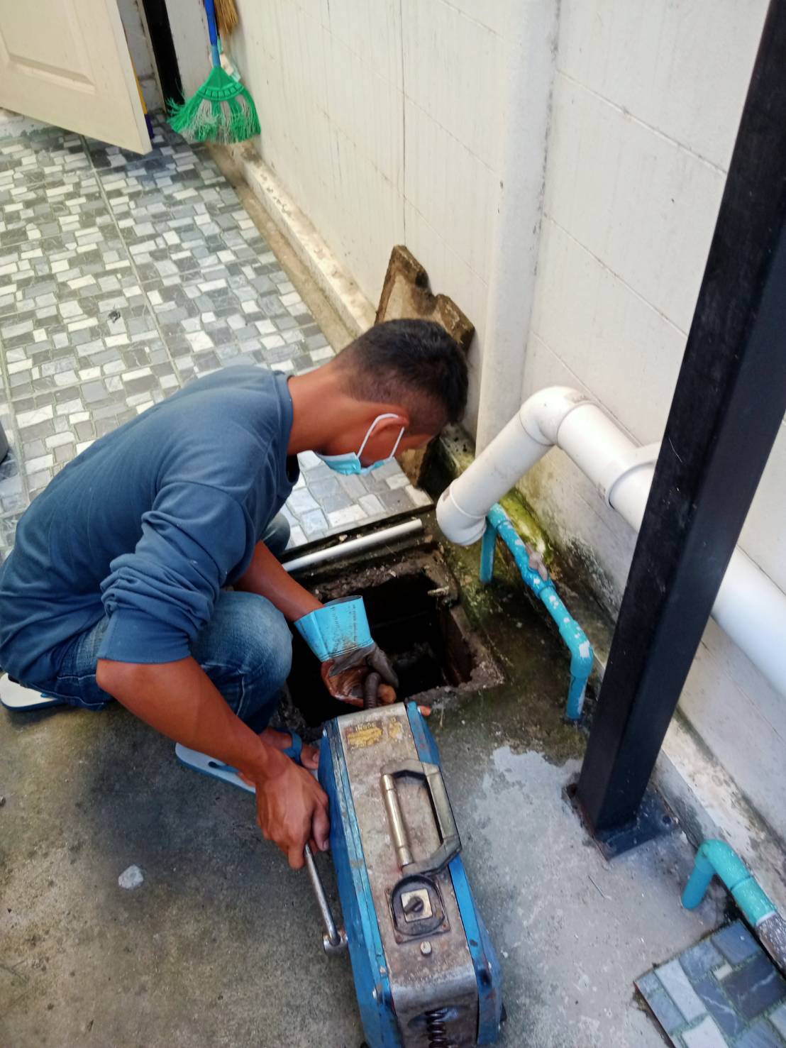 12 - https://ช่างท่อตันจันทบุรี.com | ช่างท่อตันจันทบุรี - งูเหล็กทะลวงท่อ ลอกท่อ ต่อท่อ แก้ไขท่อน้ำทิ้งอุดตันทุกชนิด ไม่ว่าจะเป็นท่อพื้นห้องน้ำตัน ชักโครกอุดตัน โถปัสสาวะตัน อ่างล้างจานตัน อ่างล้างหน้า-มือตัน ท่อระเบียงตัน ท่อเมน ของบ้าน อาคาร โรงเเรม โรงงาน คอนโด อาคารพาณิชย์